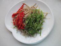 红油芝麻笋丝的做法步骤3