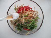 红油芝麻笋丝的做法步骤7