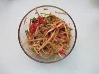 红油芝麻笋丝的做法步骤8