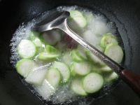 咸肉双瓜汤的做法步骤4