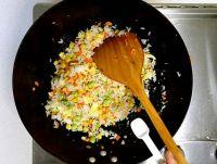 毛豆玉米蛋炒饭的做法步骤9