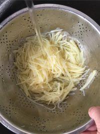 凉拌酸辣土豆丝的做法步骤4