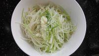 炝拌西芹土豆丝的做法步骤6