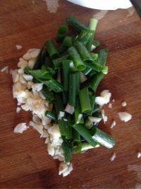 青椒豆腐皮的做法步骤5