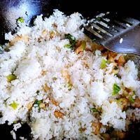 龙利鱼炒米饭的做法步骤9