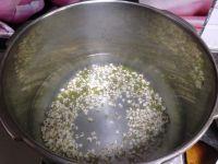 绿豆薏米汤的做法步骤3